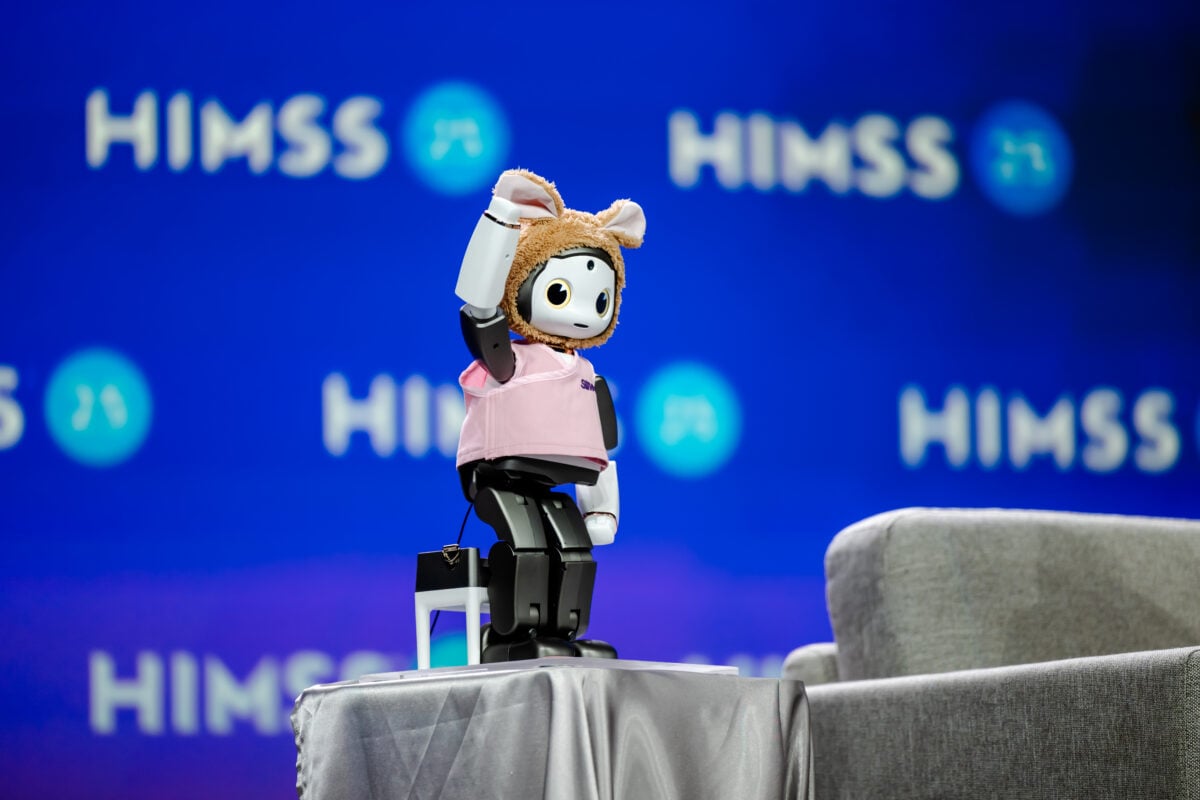 Samsung Medical Center data scientist presenting digital transformation success story at HIMSS Global Conference
